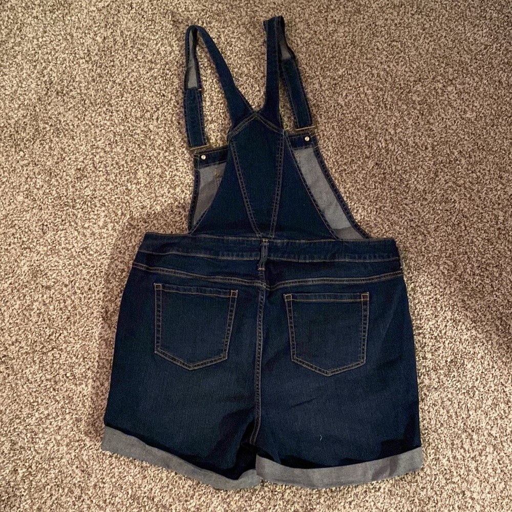 Torrid - Picture 2 of 4